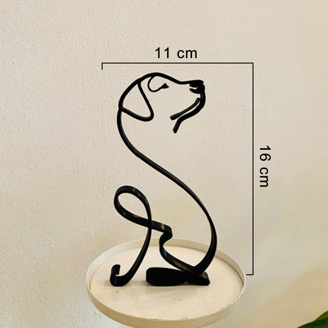 Inspirerende hundeskulptur i metall, minimalistisk design for et sofistikert premiss