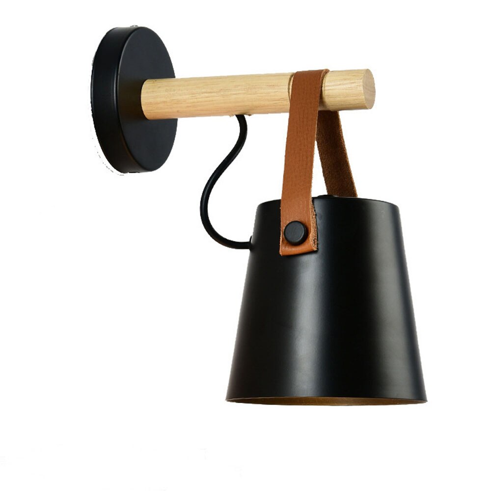Enkel og funksjonell nordisk trevegglampe, fremhever minimalistisk stil i hjemmet.
