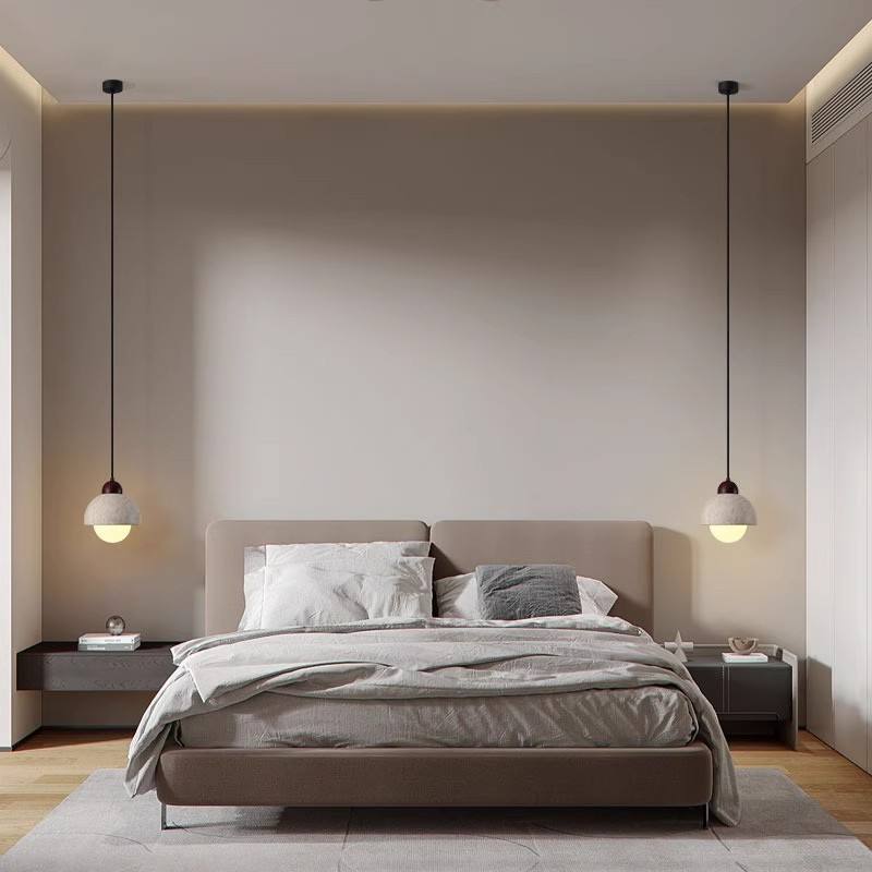 "Minimalistisk pendellampe av naturmarmor, elegant design, unike marmorårer, perfekt for moderne interiør."