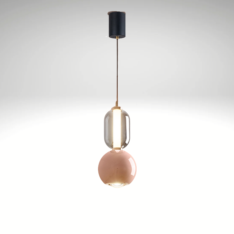 "Minimalistisk pendellampe i jern og glass, stilrent design, perfekt for soverom, spisestue eller gang."