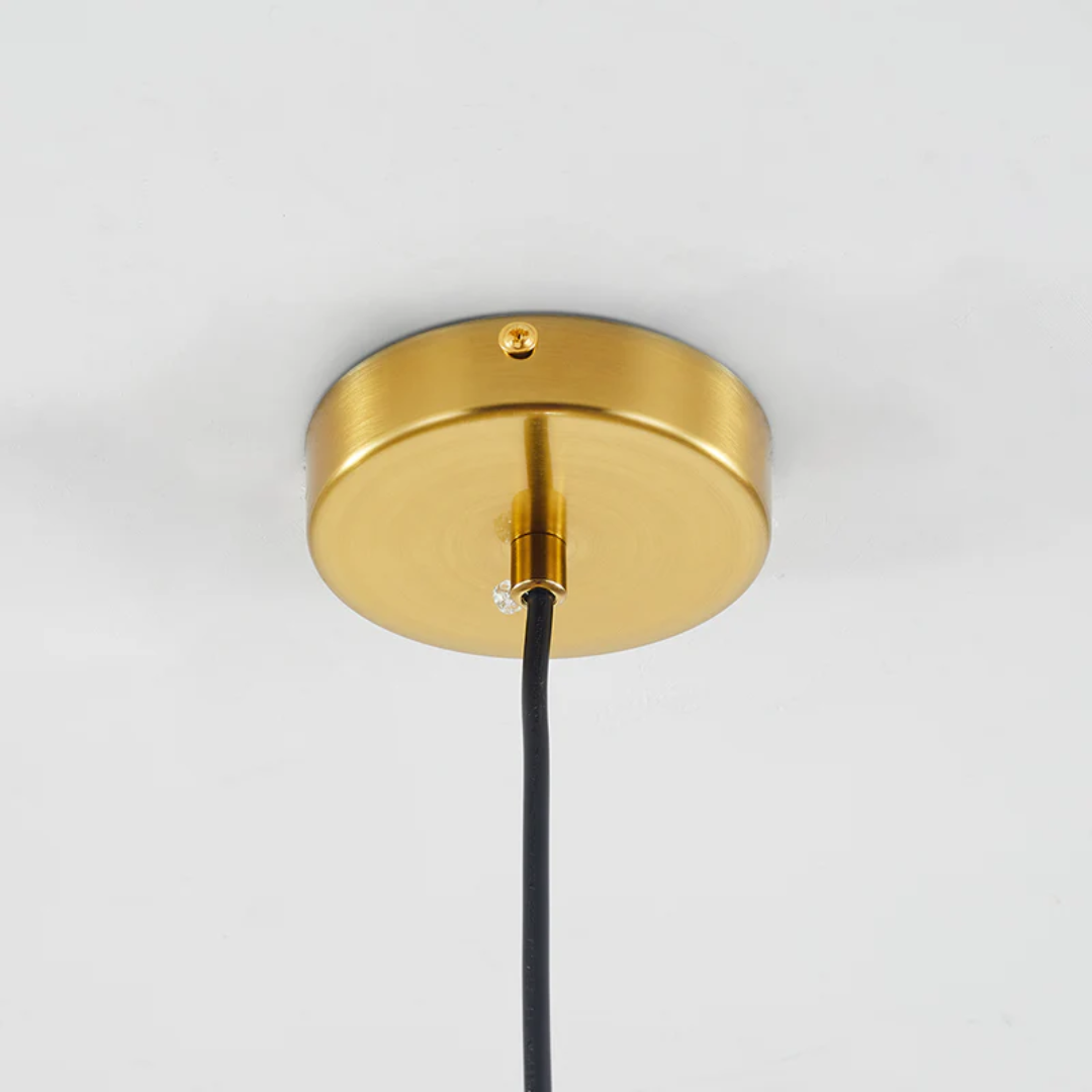 Aurora Sphere pendellampe, moderne design. Sfærisk LED taklampe, justerbar høyde, perfekt for stue og spisestue.