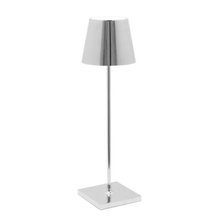 "Moderne, bærbar trådløs LED-bordlampe med dimmefunksjon og vanntett design, perfekt for inne- og utebruk."