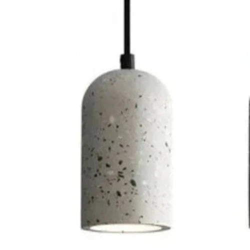 Moderne betong pendellampe med industrielt design og justerbar ledning, gir mykt lys i grå, svart eller lysegrå farge.