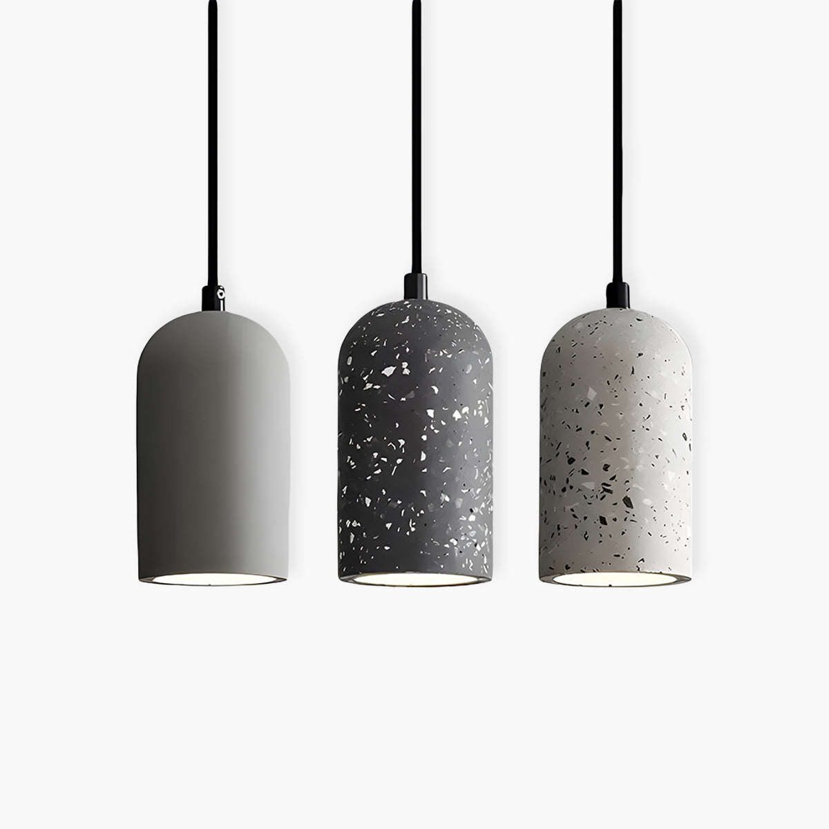 Moderne betong pendellampe med industrielt design og justerbar ledning, gir mykt lys i grå, svart eller lysegrå farge.