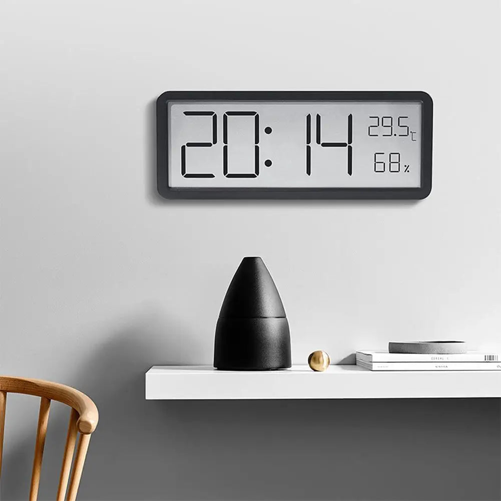 Multifunksjonell smart digital klokke med LED-display, temperatur- og fuktighetssensor. For moderne hjem.