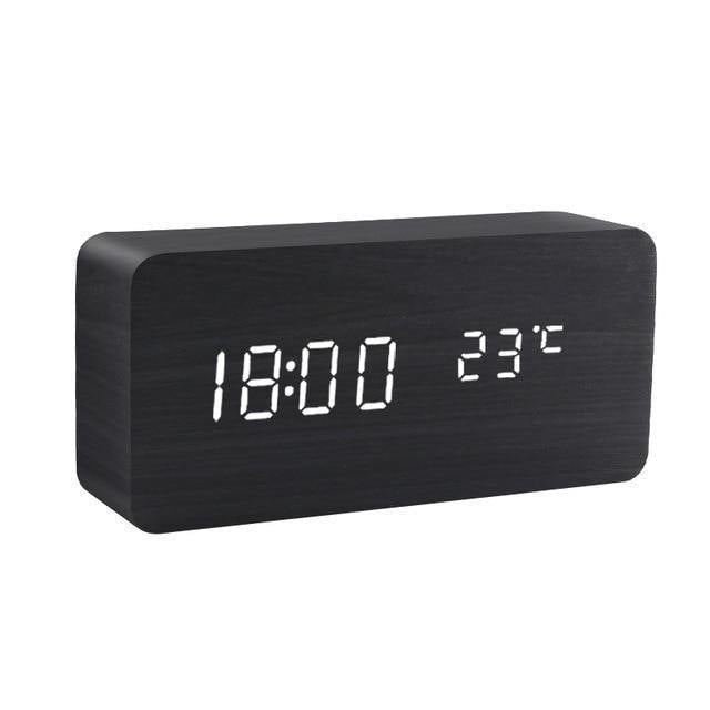 Moderne digital vekkerklokke med tydelig LED-display, slumrefunksjon, perfekt for soverom og kontor.