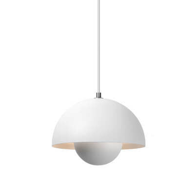 Stilfull halvsirkel pendellampe. Viktig detalj for moderne hjemmeinnredning og lysdesign.