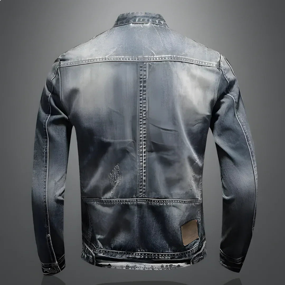 Stilren herre denimjakke med moderne design. Komfortabel vinterjakke for menn, ideell til uformell hverdagsbruk og høst.