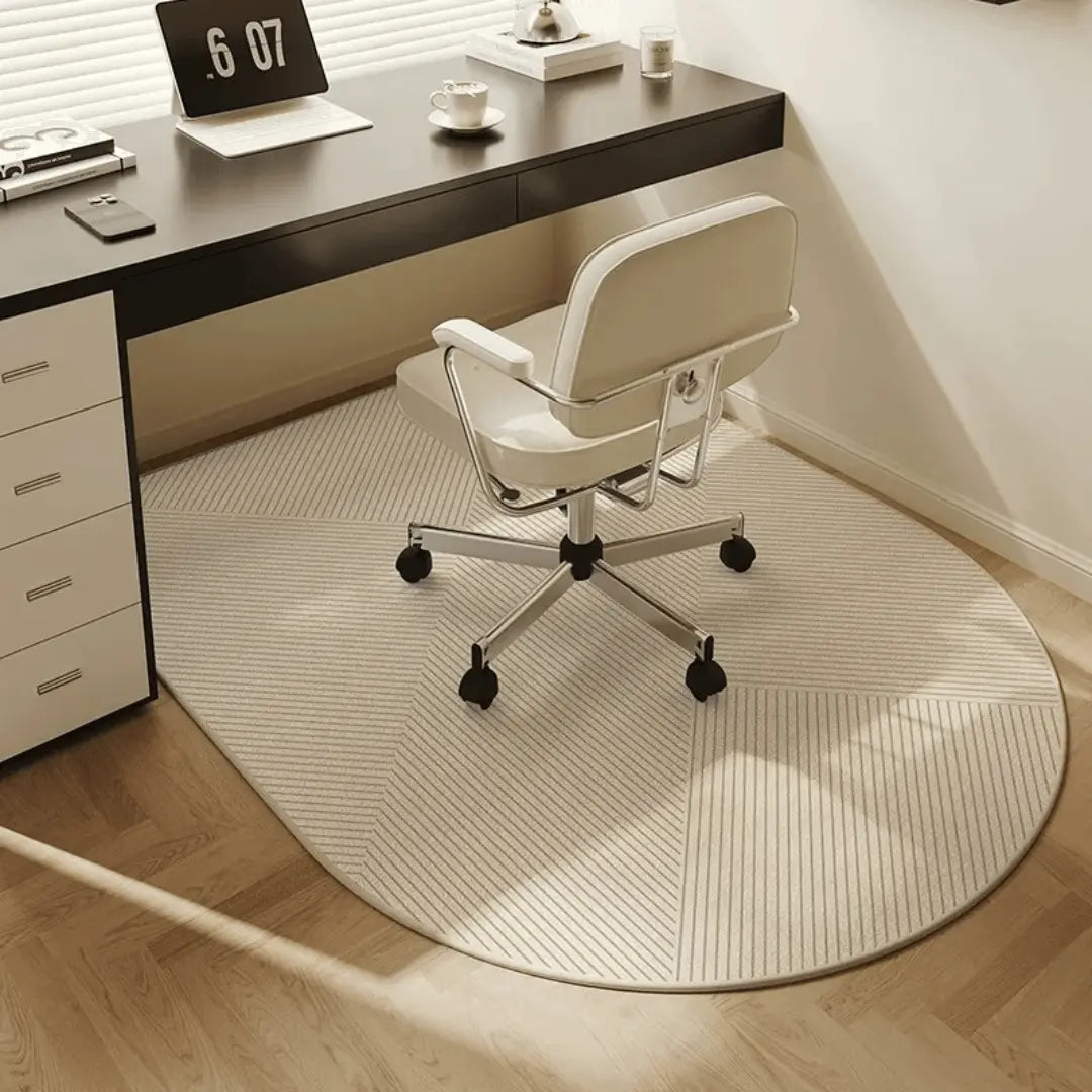 Moderne kontorstolmatte for gulvbeskyttelse. Ideell til hjemmekontor, sklisikker og slitesterk design.
