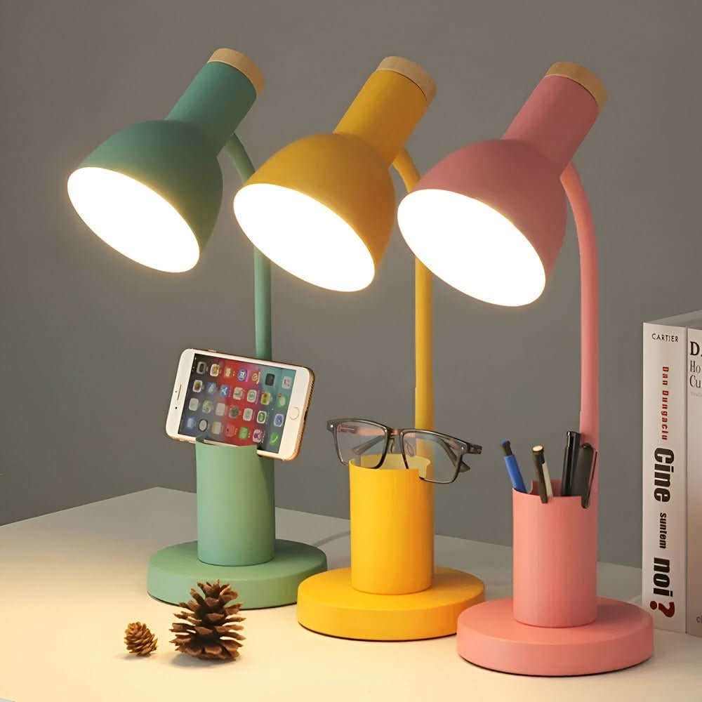 Funksjonell LED-skrivebordslampe med integrert penneholder. Moderne design for kontorbelysning.