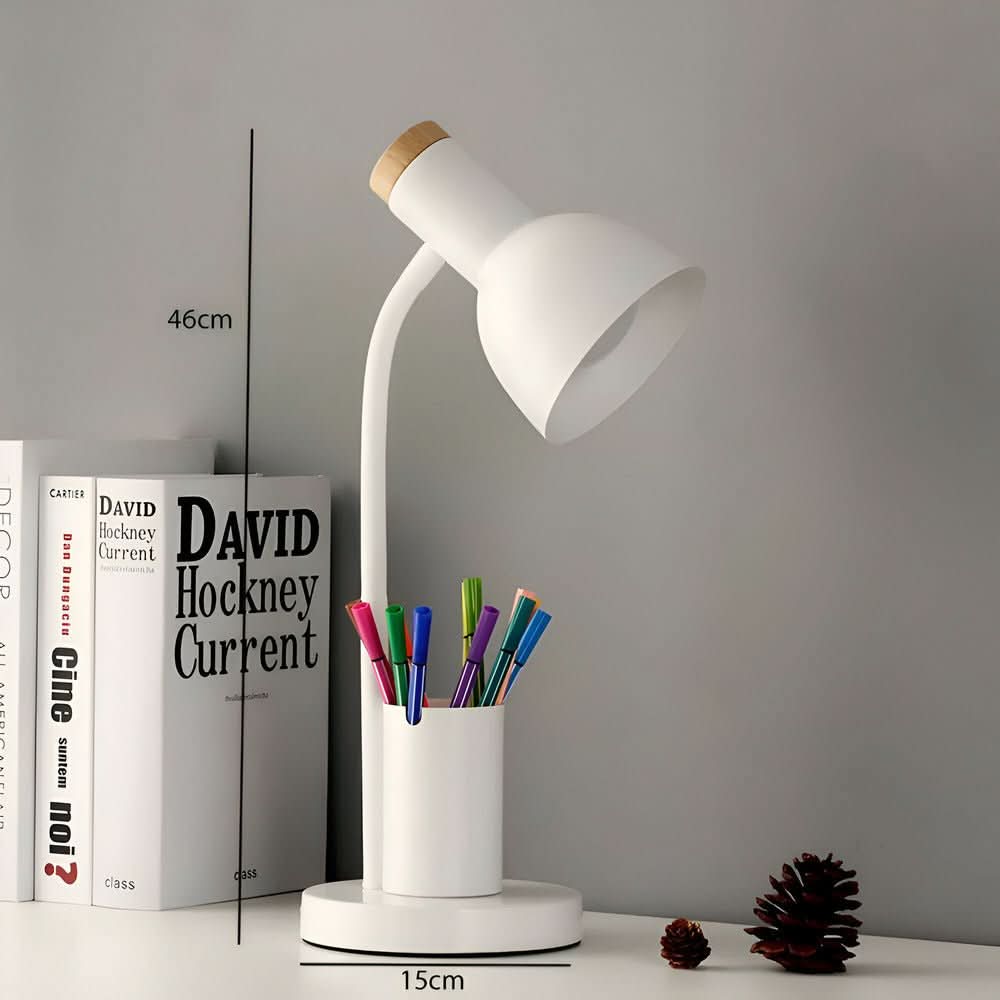 Praktisk skrivebordslampe med LED-belysning og penneholder, for et funksjonelt hjemmekontor.