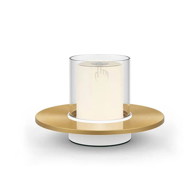 "Moderne LED-induksjonsstearinlys i elegant gullfarge, gir realistisk varm glød uten flammer. Perfekt for hjemmedekor."