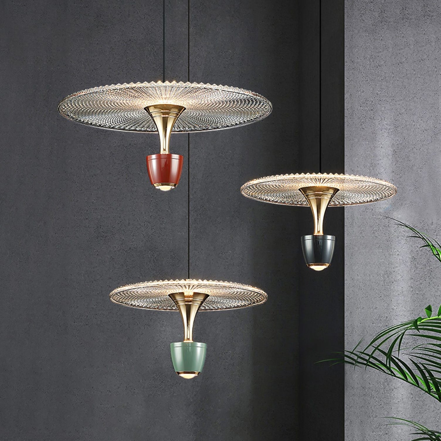 Moderne LED pendellampe, skiveformet, med varmt LED-lys. Stilfull belysning for moderne interiør. Flere fargevalg.
