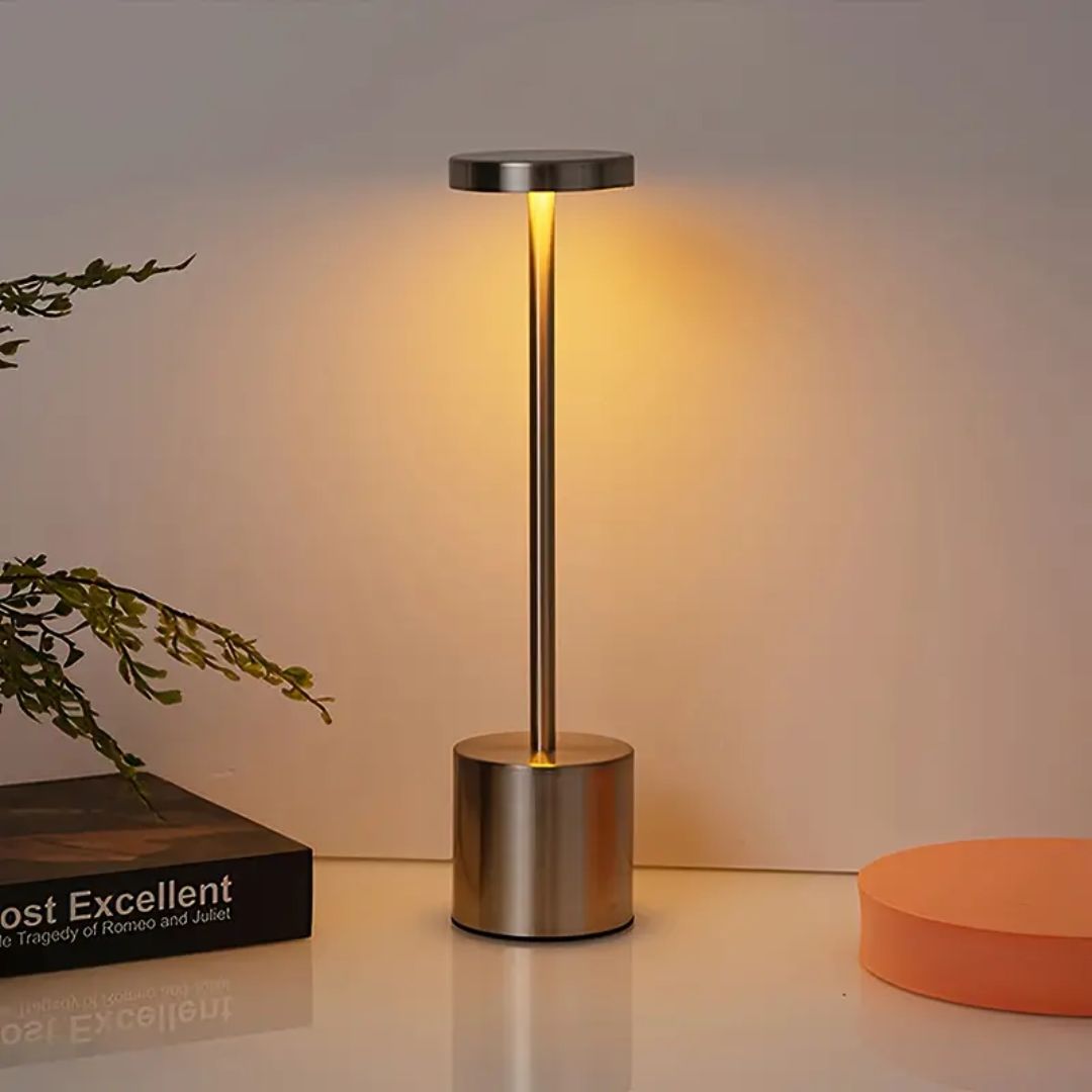 Energieffektiv kontorlampe, moderne LED arbeidslampe med touch sensor og justerbar lysstyrke.