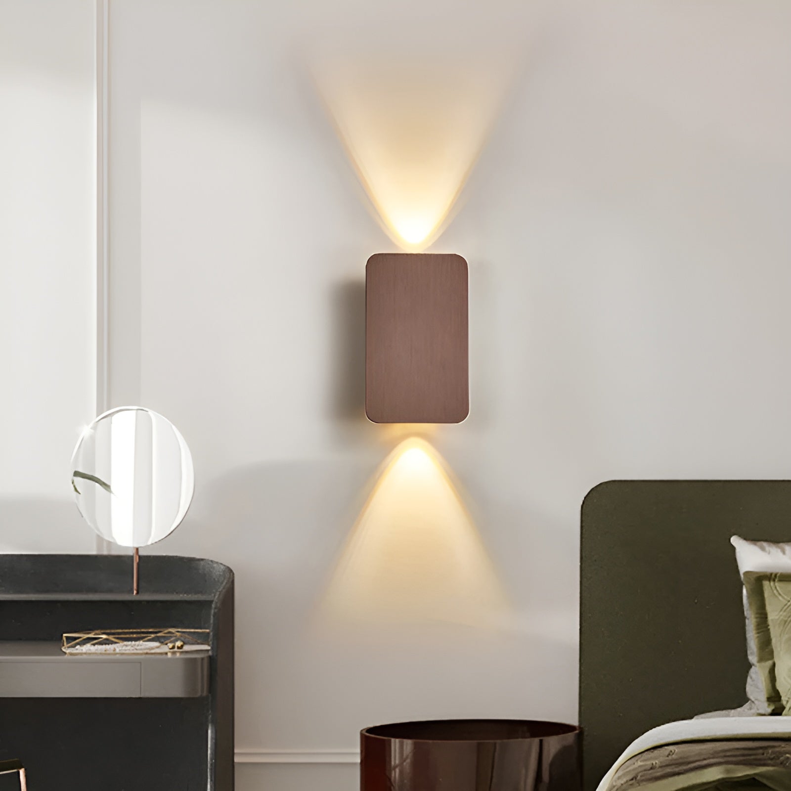 Moderne stue med minimalistisk LED vegglampe. Skaper koselig atmosfære og fremhever interiørdesign.