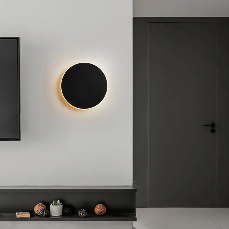 Designer LED-vegglampe: Moderne, energieffektiv innendørsbelysning med et minimalistisk uttrykk.