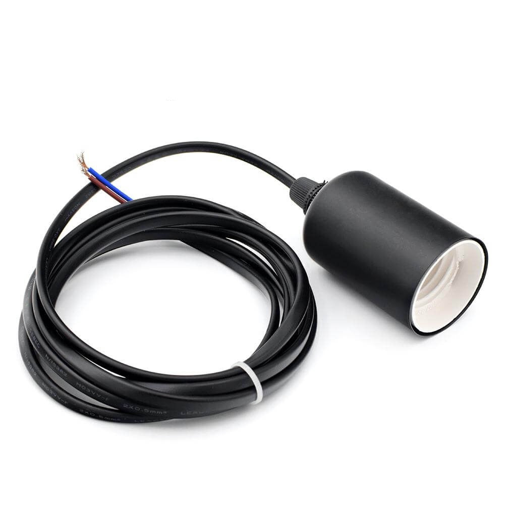 Svart pendellampe i metall, moderne taklampe med justerbar høyde. Perfekt belysning for ditt hjem.
