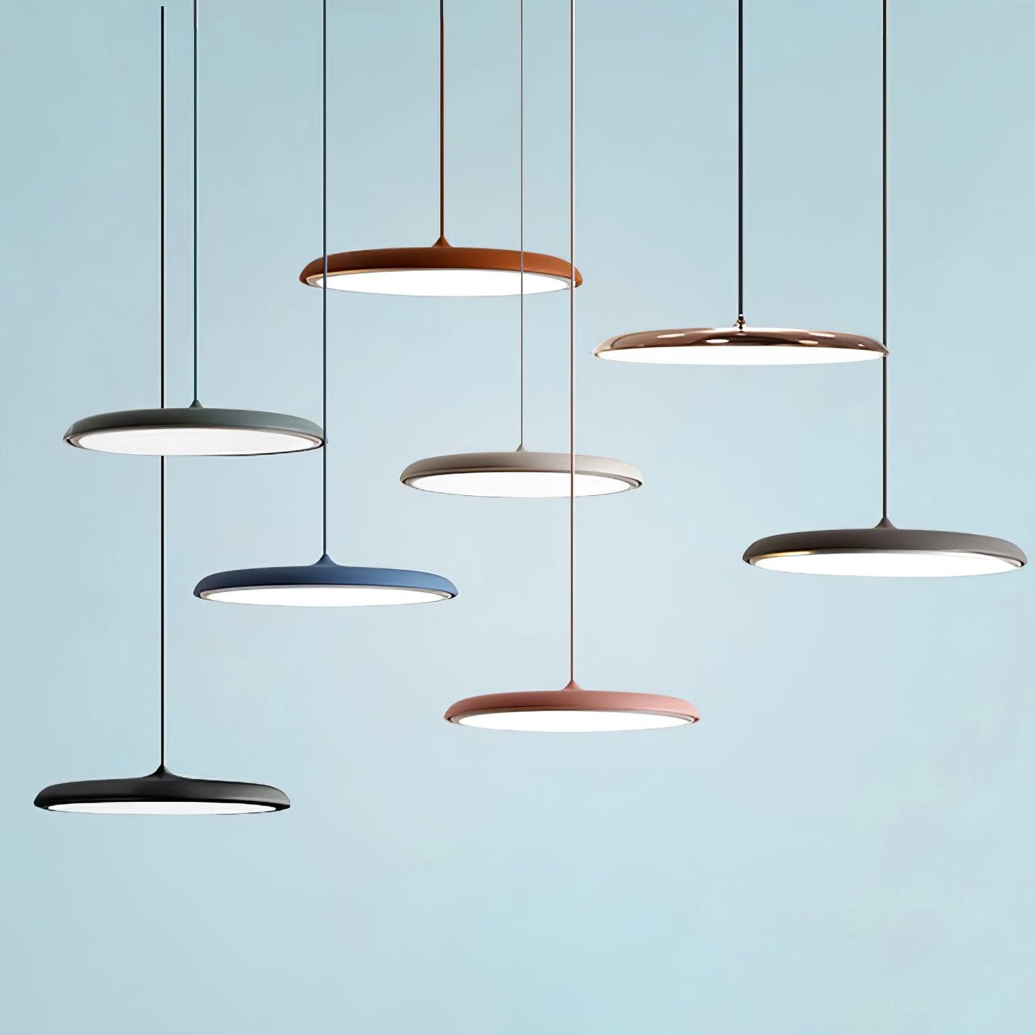 "Moderne pendellampe i flere farger, sofistikert minimalisme. Luksuriøst design, perfekt for interiør, energibesparende."