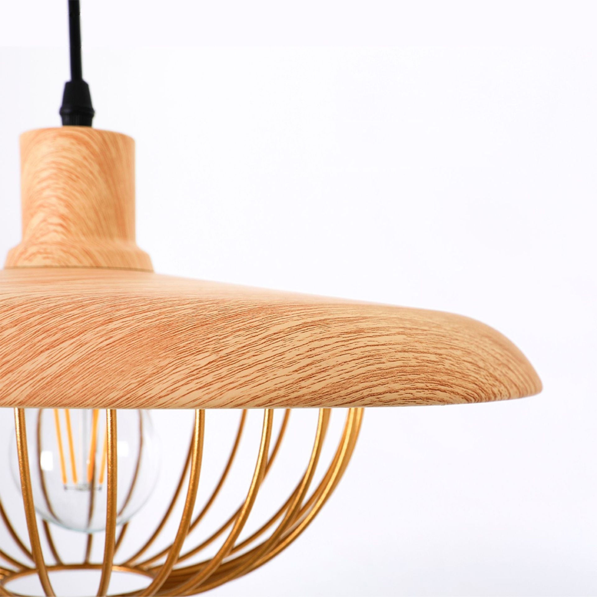 "Moderne pendellampe i imitasjon av trekorn med justerbar ledning og nordisk design, flere fargevarianter."