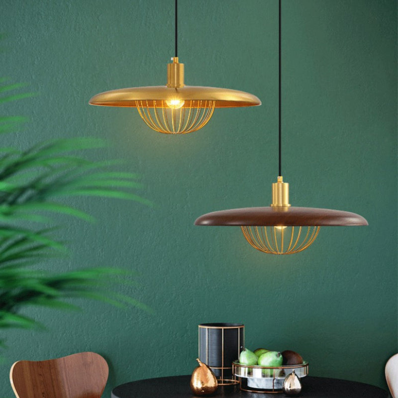 "Moderne pendellampe i imitasjon av trekorn med justerbar ledning og nordisk design, flere fargevarianter."