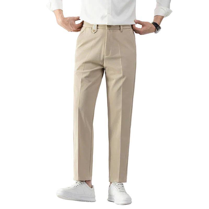 Moderne slim fit dressbukser for herre. Komfortable og stilfulle kontorbukser perfekt for business casual.