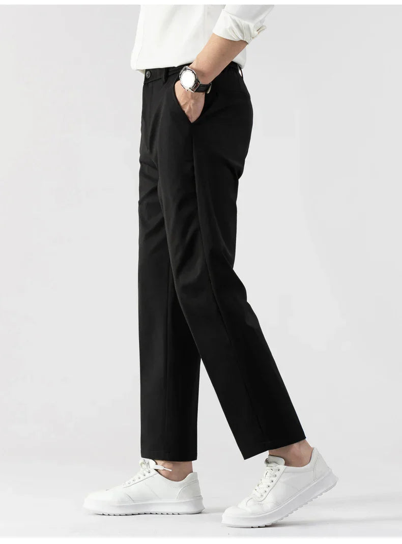 Kvalitets slim fit herrebukser. Skreddersydd passform for et elegant og komfortabelt utseende i alle settinger.