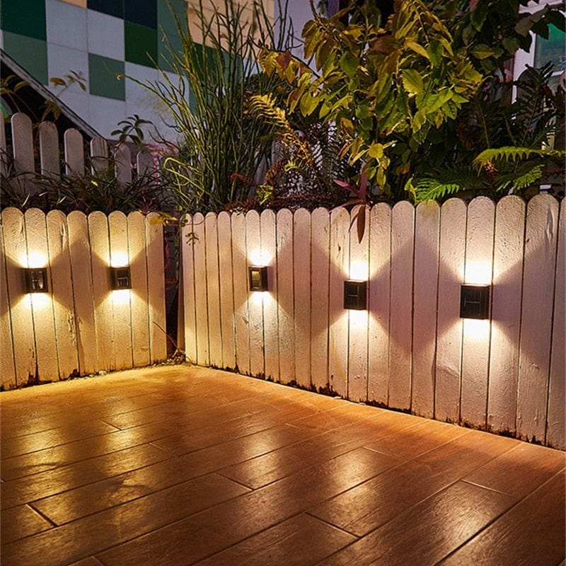 Miljøvennlig solcellelampe for vegg, lader om dagen, lyser automatisk opp terrasse og hage om natten.
