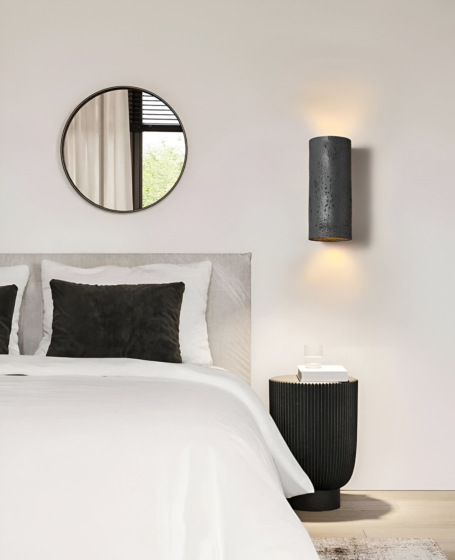 Elegant LED vegglys i moderne design, perfekt for stemningsskapende belysning.