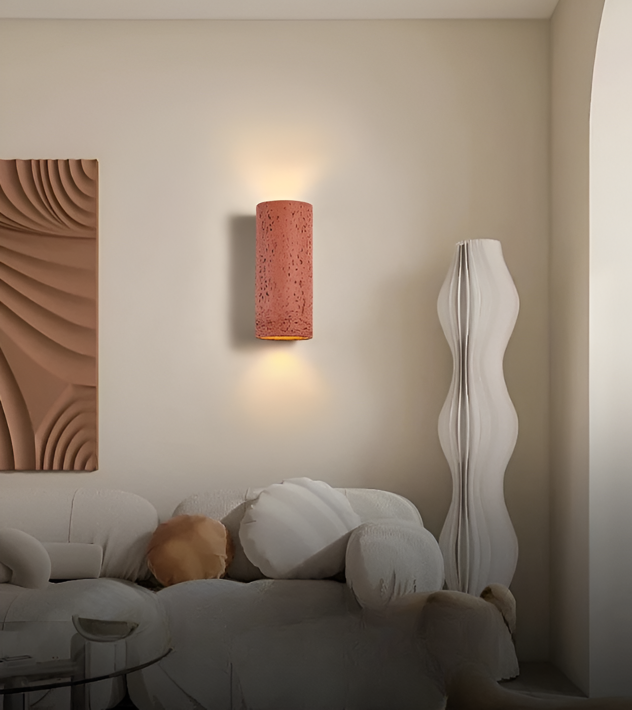 Veggmontert LED armatur med elegant opp-og-ned lys, skaper stemning i rommet.