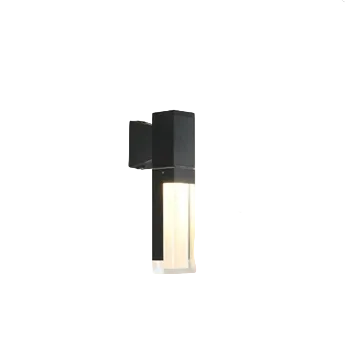 Moderne svart vegglampe med bevegelsessensor for utendørs bruk, ideell for inngangsparti og hage.