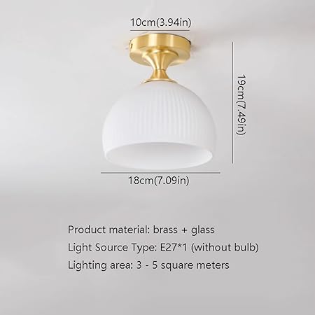 "Moderne taklampe i melkehvit glass med elegant design for myk belysning, passer moderne interiør."