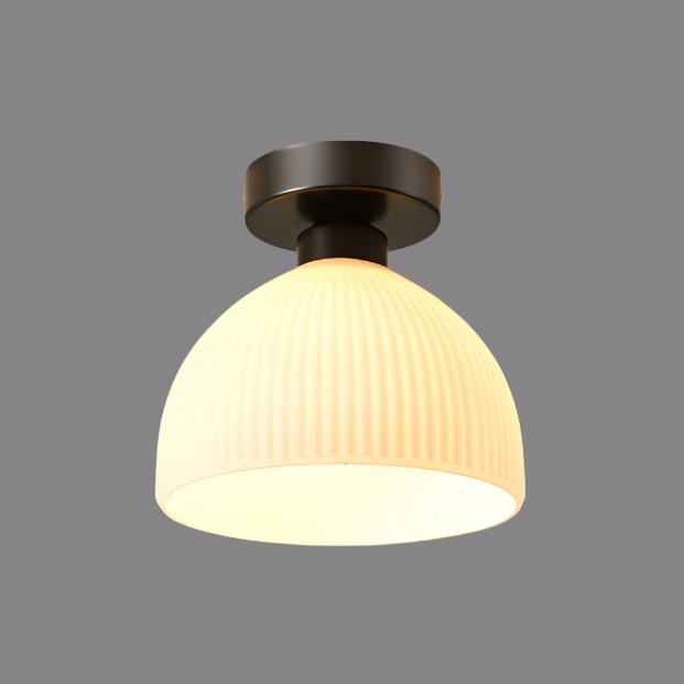 "Moderne taklampe i melkehvit glass med elegant design for myk belysning, passer moderne interiør."