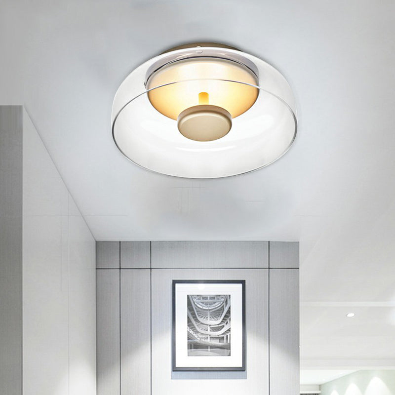 Dimbar LED taklampe gir kosebelysning. Moderne og dekorativt taklys for et innbydende hjem.