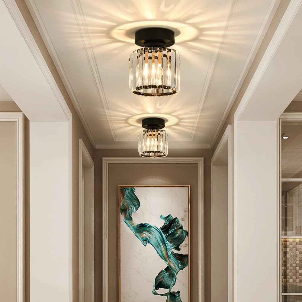 Taklampe med elegante glitrende detaljer; moderne interiørlys for ditt hjem.