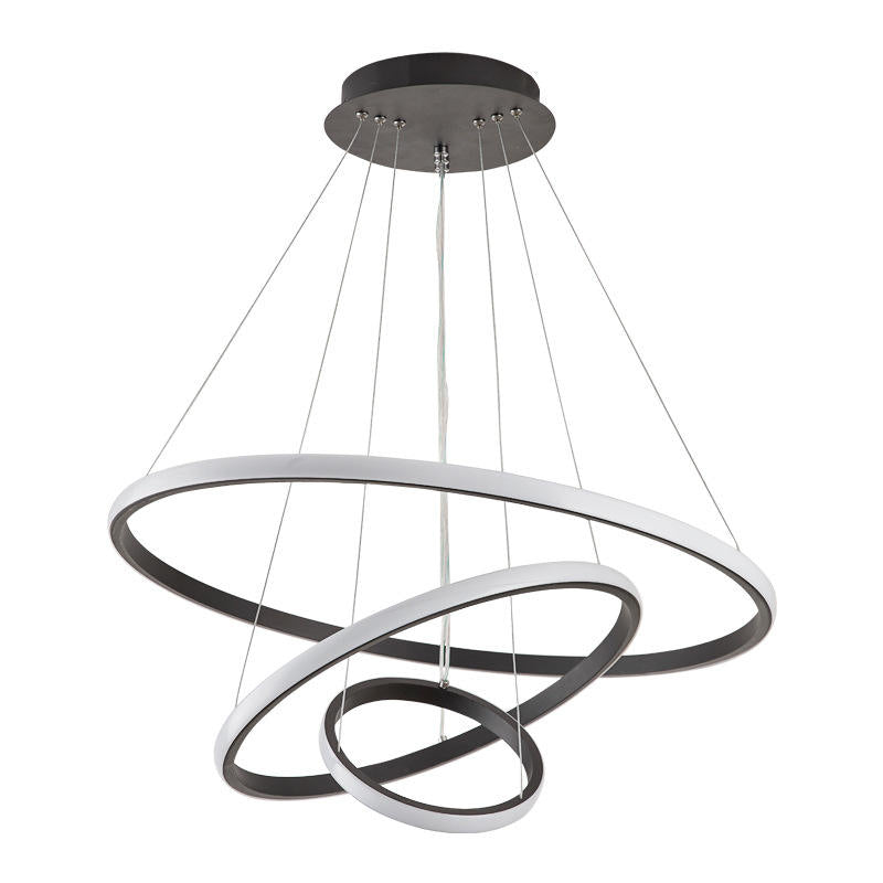 "Moderne taklampe med justerbare lysmoduser, minimalistisk design av tre ringer i aluminium."
