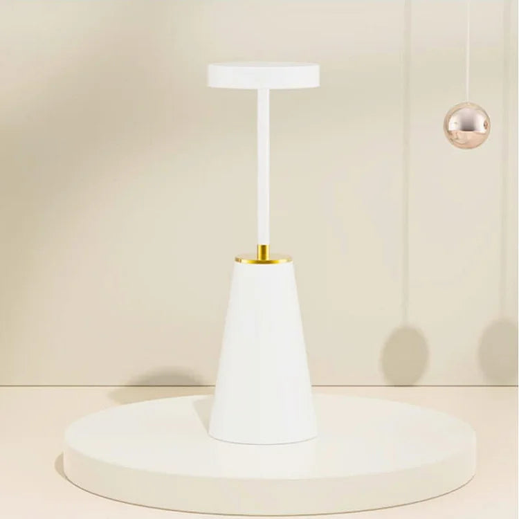 "Moderne trådløs LED bordlampe med justerbar lysstyrke, konisk rustfri aluminium, matt finish, stilfullt design."