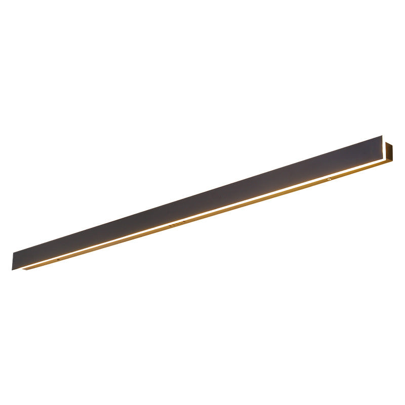 Moderne utendørs vegglampe med lineært design, IP65 værbestandig LED-belysning for fasader og inngangspartier.