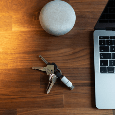 Praktisk 6-i-1 USB-lader for gadgets, kompakt og multifunksjonell for ethvert behov.