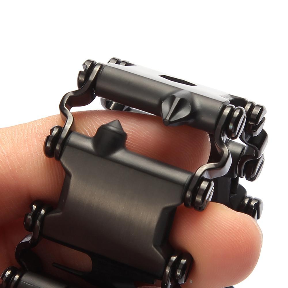 Detaljbilde av funksjonene på unisex multiverktøy armbåndet; klar for ethvert eventyr.
