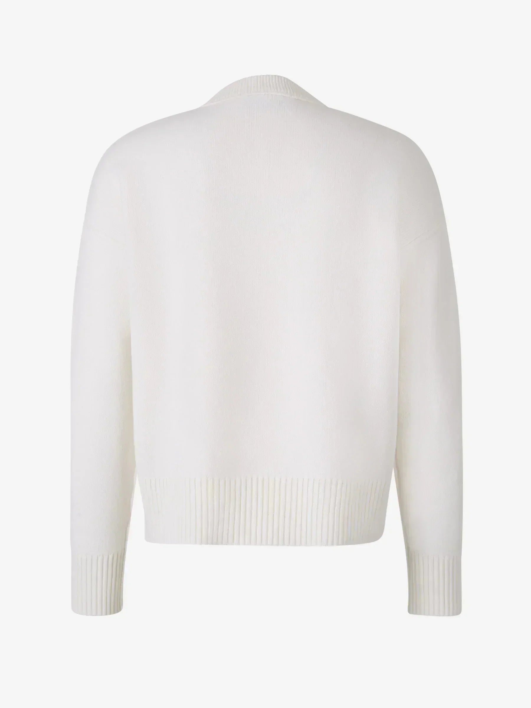 Myk, brodert hjertegenser for kvinner, stilfullt design med delikate hjertebroderi, passer til jeans eller skjørt.