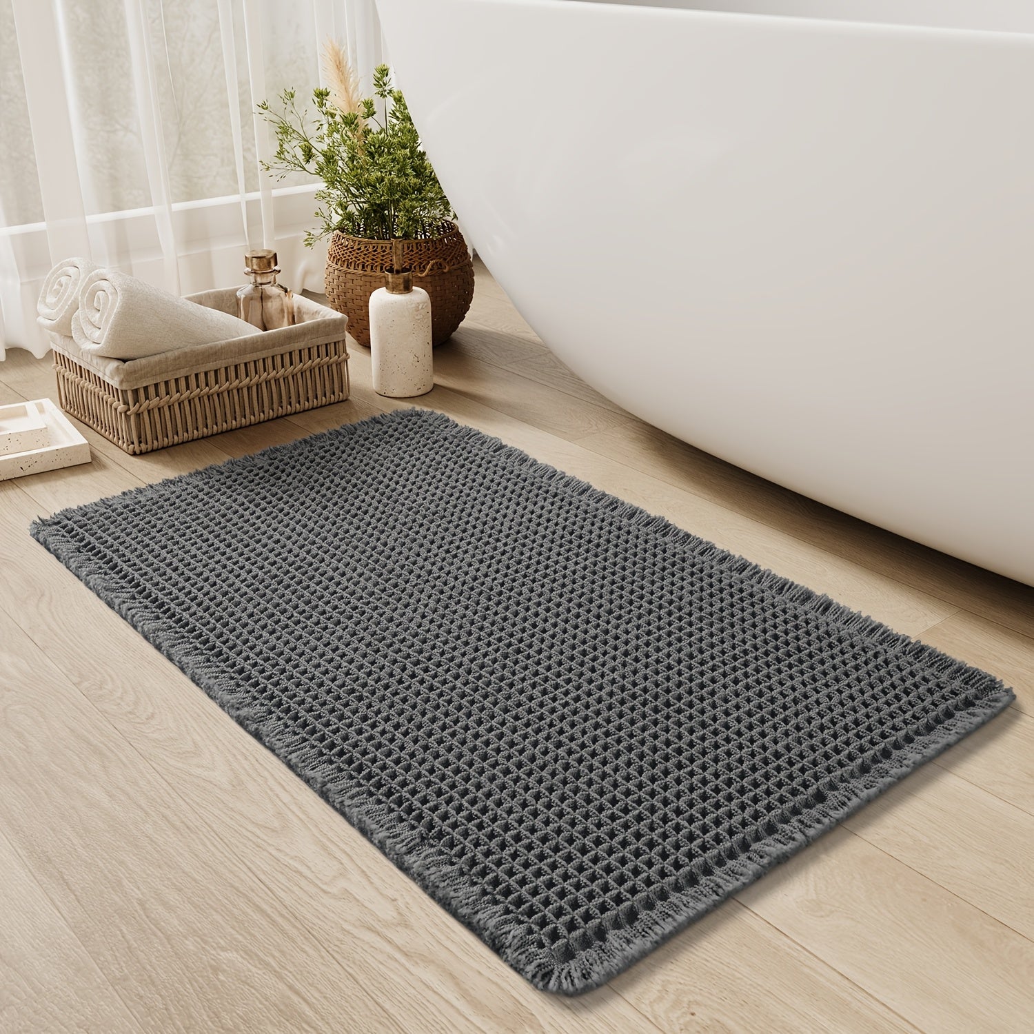 Komfortabel og sklisikker badematte med vaffeldesign. Absorberende baderomsgulvmatte, enkel å vedlikeholde.