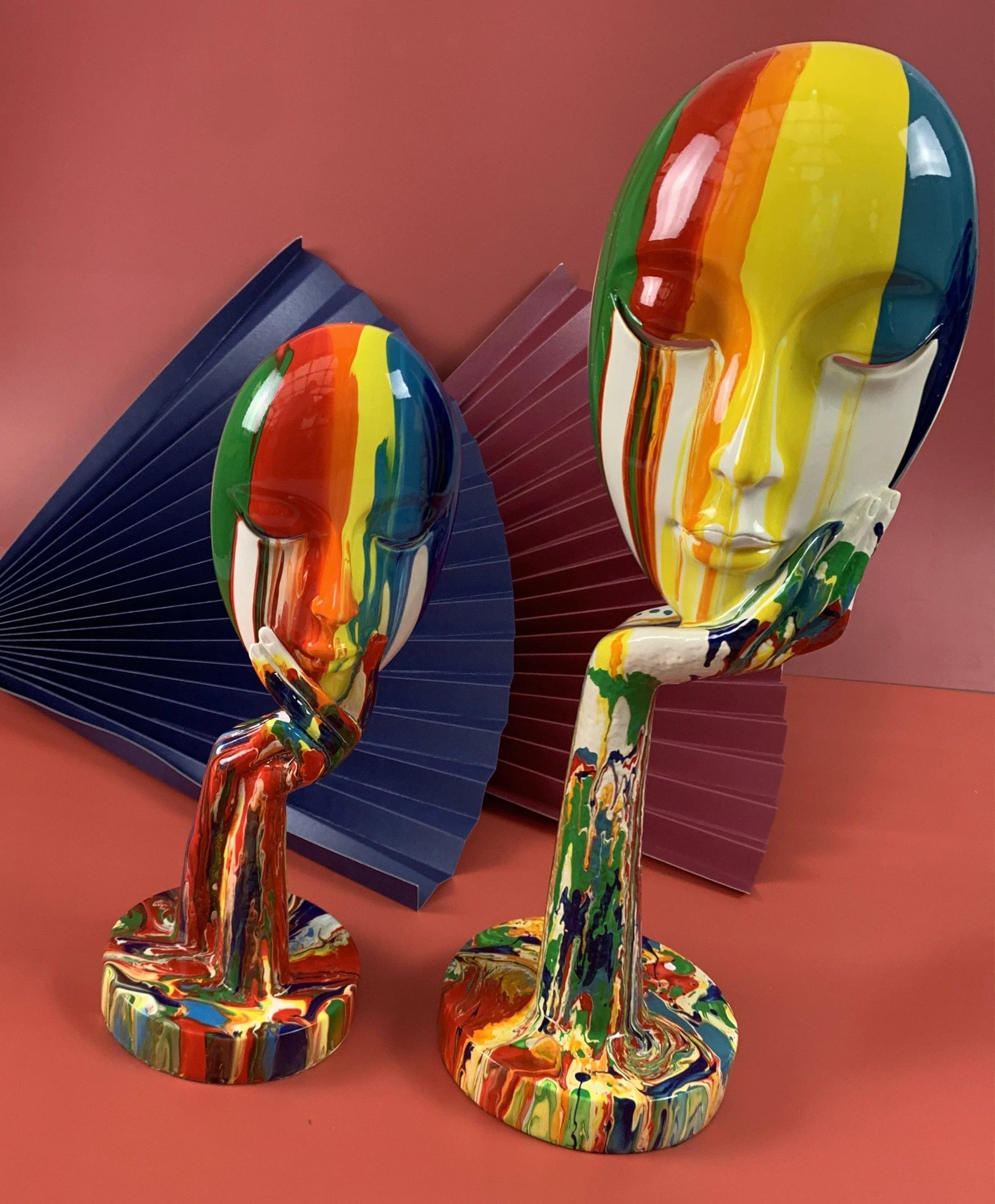 Abstrakt gul kvinnelig dekorasjonsmaske, moderne kunstverk i resin for hjemmet