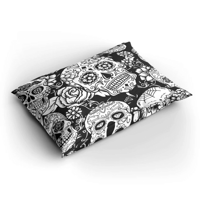 Stilfullt skull sengesett i polyester. Unikt dynetrekk og putetrekk som forbedrer soveromsinteriøret.