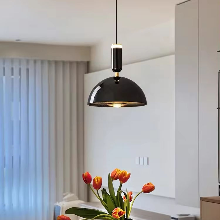 "Nordisk Macaron LED pendellampe i moderne design, minimalistisk stil, tilgjengelig i flere farger, ideell for stuen."