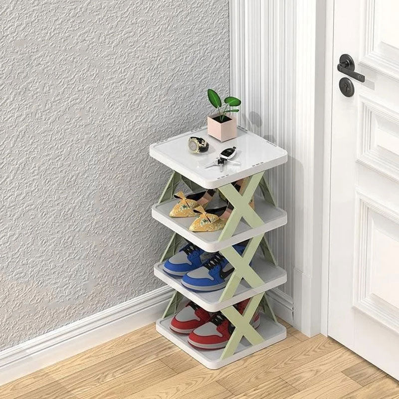 "Orange skohylle med fire lag, plassbesparende og stilren, ideell for sneakers og støvler."