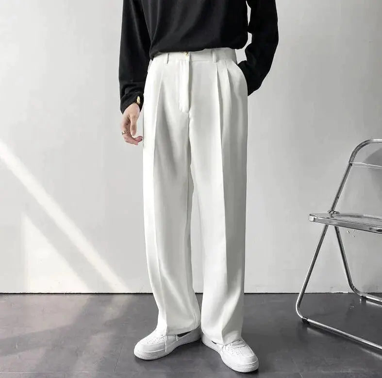 Komfortabel fritidsbukse for menn, overdimensjonert med stil og funksjonelle lommer for enkel bruk.