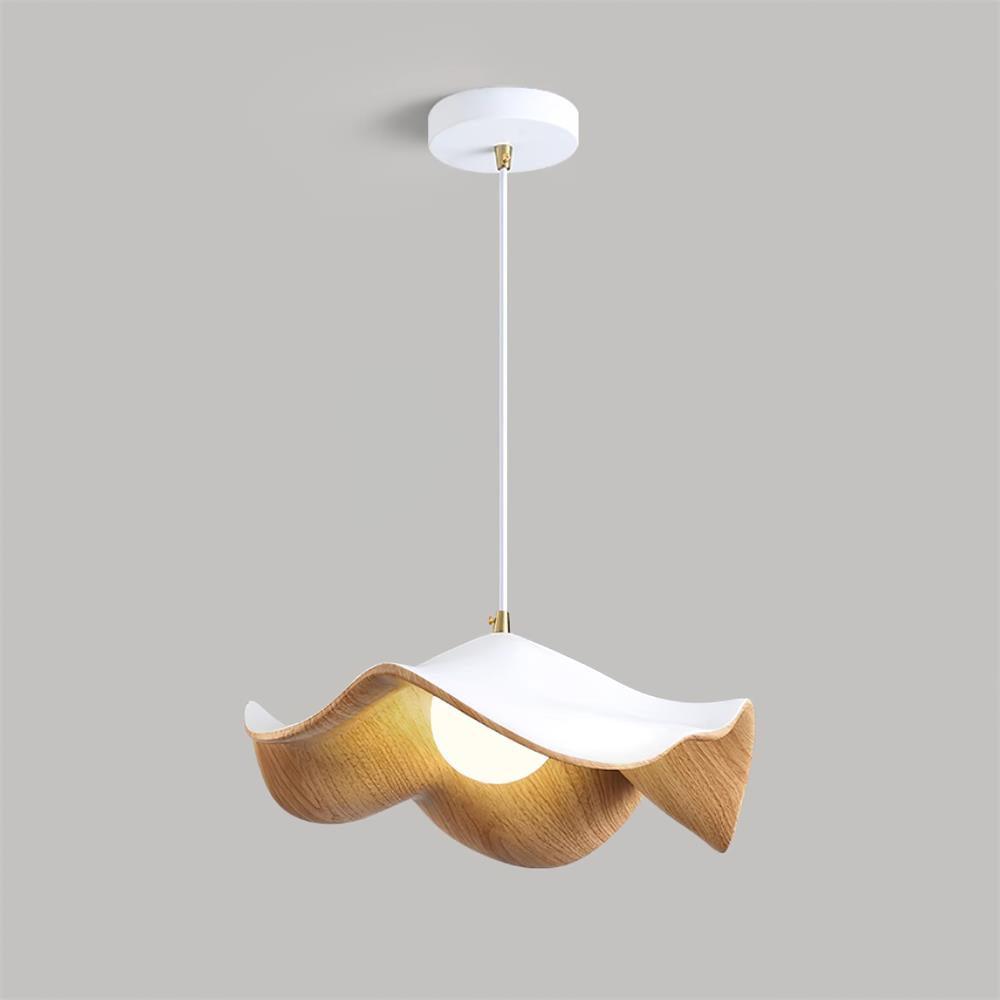 "Pendellampe med lotusdesign, elegant smijern- og harpikskombinasjon, unik stil for sofistikerte interiører."
