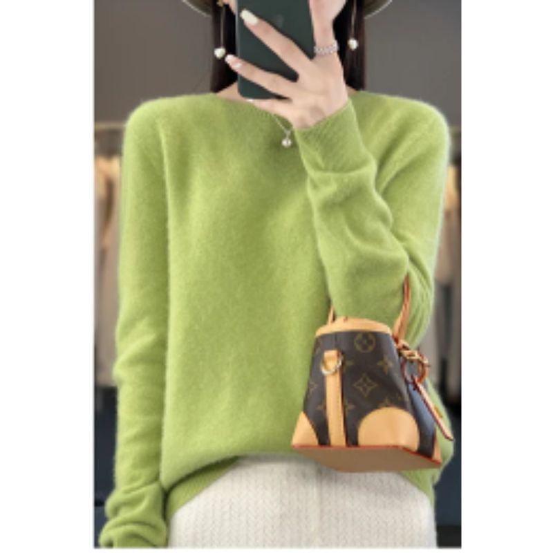 "Ravikna genser i myk cashmere for kvinner, beige farge, langermet og tidløs design for høsten."