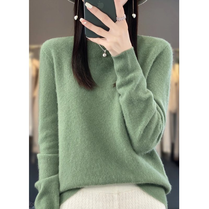 "Ravikna genser i myk cashmere for kvinner, beige farge, langermet og tidløs design for høsten."