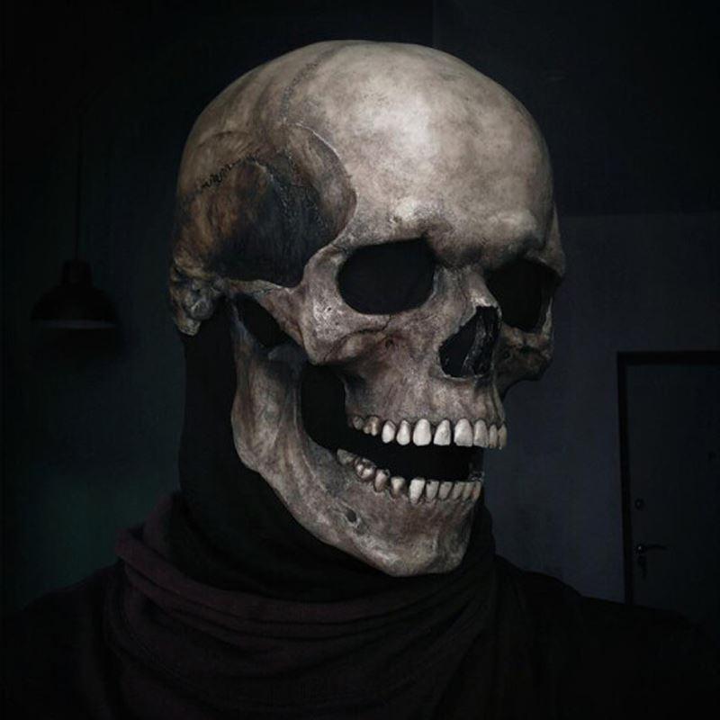 "Realistisk skjelettmaske i silikon med skumle detaljer, perfekt for Halloween og maskerade. Fleksibel og komfortabel."
